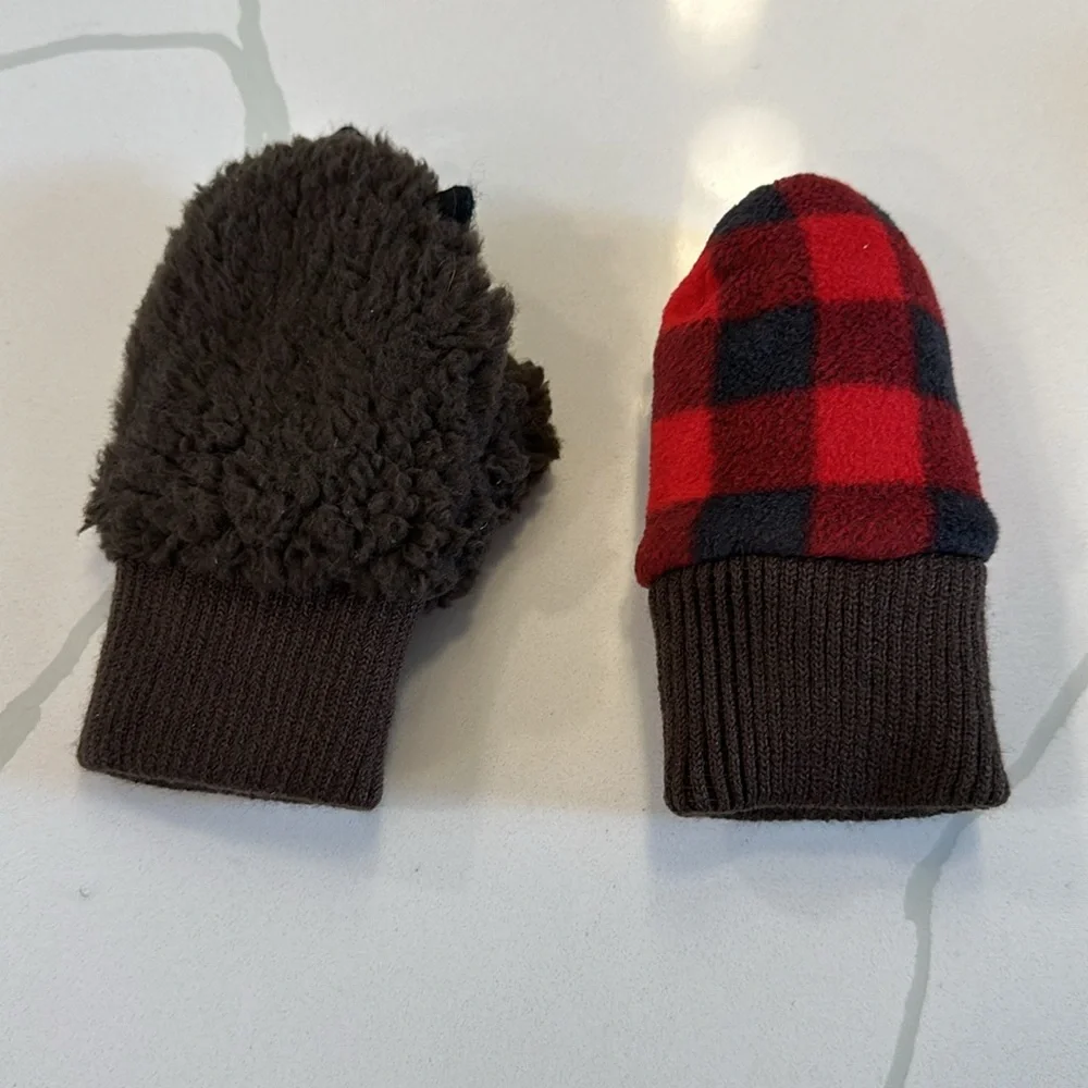 Gap baby bear paw mittens fleece lined size XS / S 12-24 months